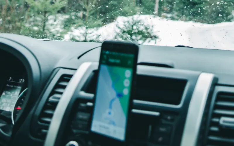 Using a GPS device to help navigate car in the winter
