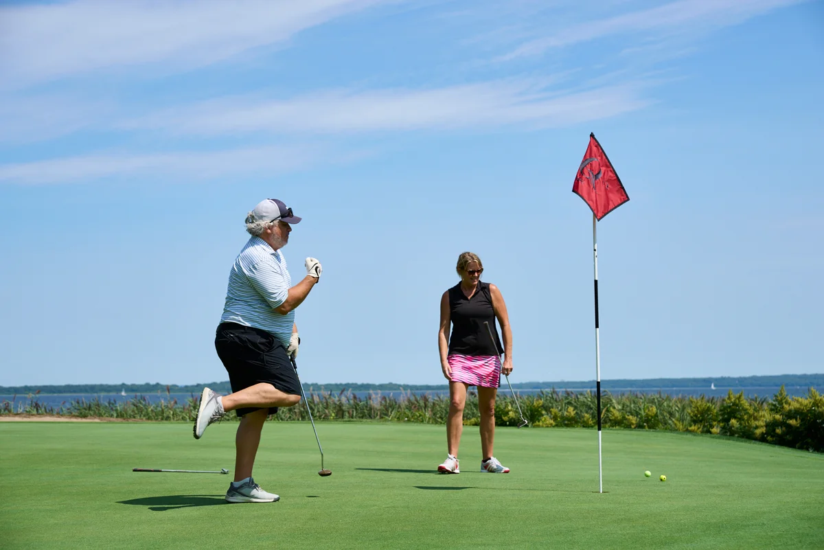 An exciting moment at the 22nd annual Ocean State Job Lot Golf Tournament.